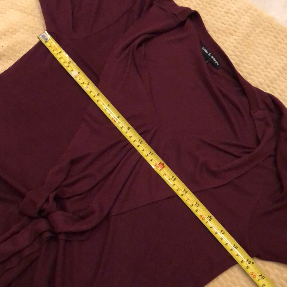 🍷Cable & Gauge Stunning burgundy ribbed knit long sleeved v-neck sweater - Picture 10 of 10